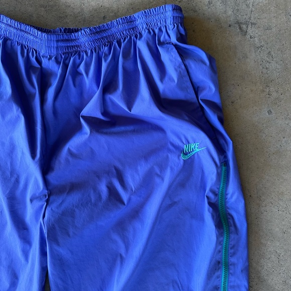VINTAGE NIKE TRACKPANTS - Picture 2 of 3